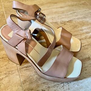 Women’s Dolce Vita Beige/Tan Wedge Sandal Size 8.5